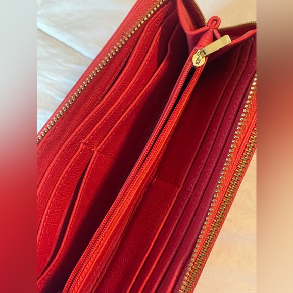 Red Wallet ❤️ - Picture 4 of 5